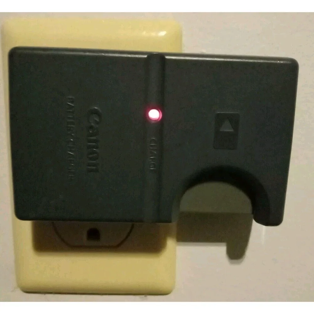 Genuine Canon CB-2LS Battery Charger + Battery - Free Shipping